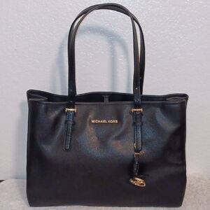 Michael Kors Preloved Elegant Black Tote in Very Good Condition
